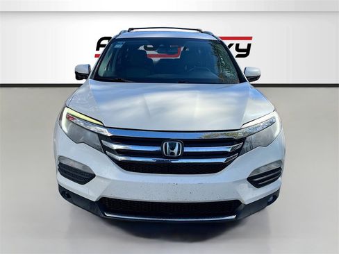 Used 2018 Honda Pilot Touring image 2