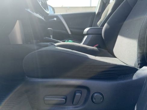 Used 2018 Toyota RAV4 XLE image 8