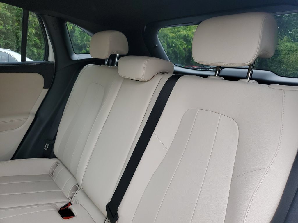 Used 2025 Mercedes-Benz GLA 250 4MATIC image 13