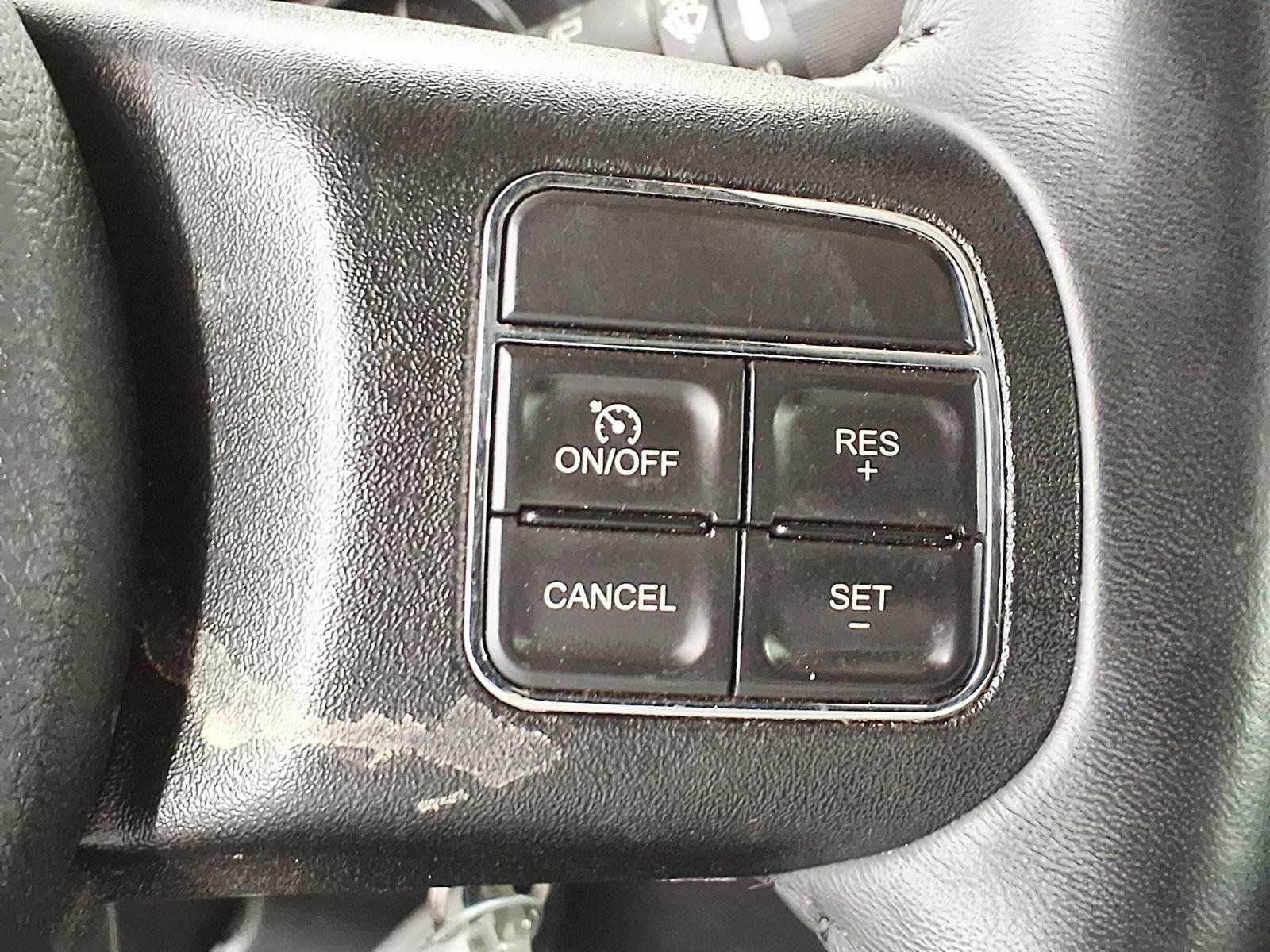 Used 2017 Jeep Wrangler Unlimited Rubicon w/ Connectivity Group AWD/4WD image 17