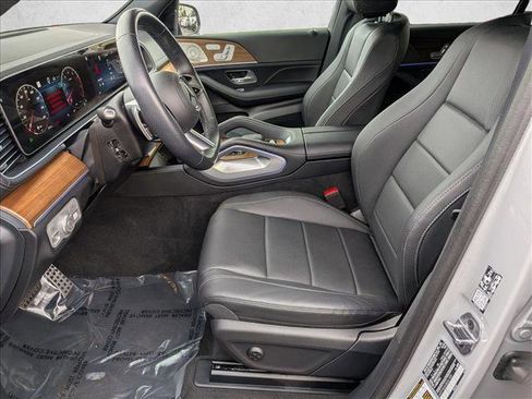 Used 2025 Mercedes-Benz GLS 450 4MATIC image 16