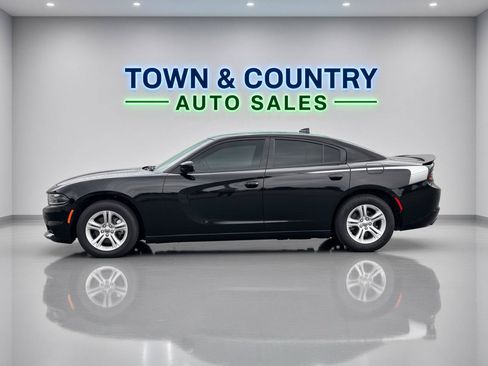 Used 2023 Dodge Charger SXT RWD image 2