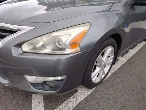 Used 2014 Nissan Altima 2.5 SV w/ Convenience Package FWD image 4
