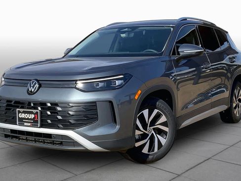 New 2026 Volkswagen Tiguan S FWD image 1