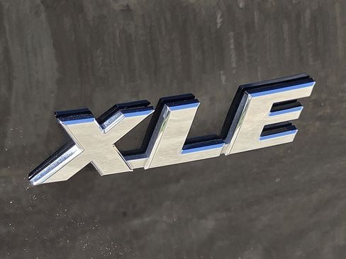 Used 2025 Toyota RAV4 XLE FWD image 11