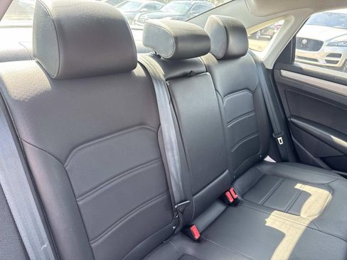 Used 2021 Volkswagen Passat 2.0T SE image 11