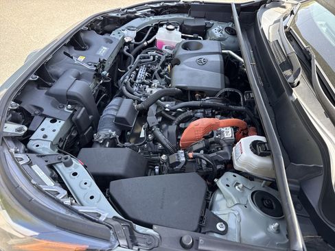 Used 2022 Toyota RAV4 XLE Premium image 33