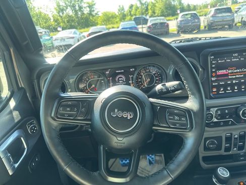 Used 2021 Jeep Wrangler Unlimited Sport AWD/4WD image 24