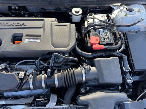 Used 2018 Honda Accord Sport image 18