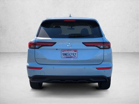 Used 2024 Mitsubishi Outlander ES image 7