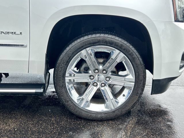 Used 2019 GMC Yukon XL Denali w/ Denali Ultimate Package AWD/4WD image 18