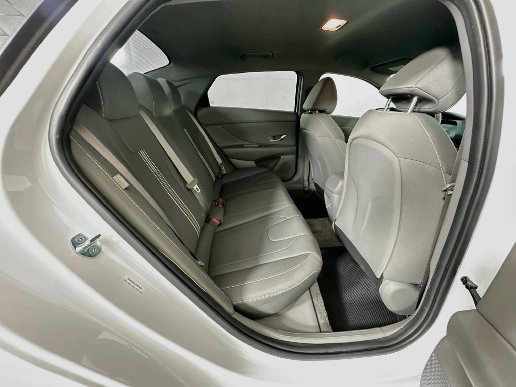 Used 2025 Hyundai Elantra Sport FWD image 24