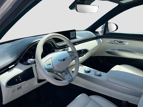 Used 2025 Genesis Electrified GV70 Advanced w/ Prestige Package image 9