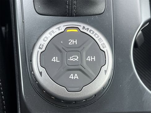 New 2025 Ford Bronco Badlands image 9