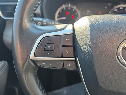 Used 2023 Toyota Highlander LE image 28