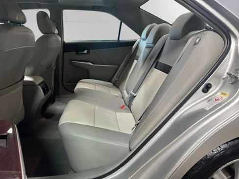 Used 2012 Toyota Camry XLE w/ Leather Pkg FWD image 8