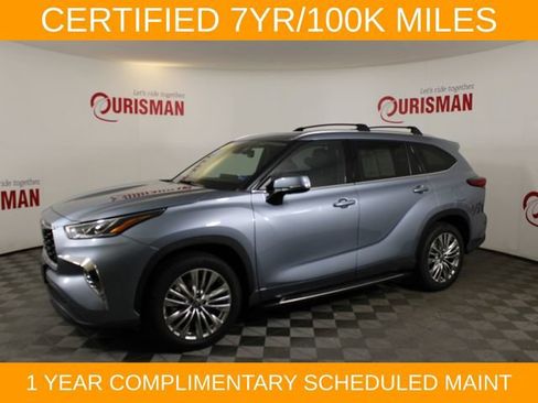 Used 2023 Toyota Highlander Limited FWD image 3