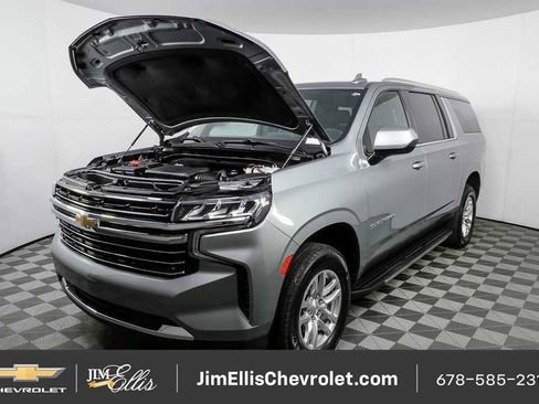 Certified 2024 Chevrolet Suburban LT RWD image 35