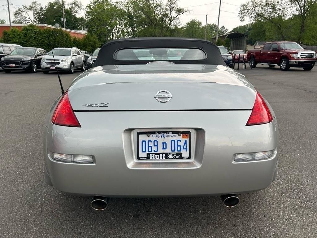Used 2005 Nissan 350Z Touring RWD image 21