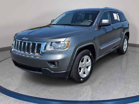 Used 2011 Jeep Grand Cherokee Laredo RWD image 1