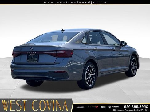 Used 2025 Volkswagen Jetta Sport FWD image 10