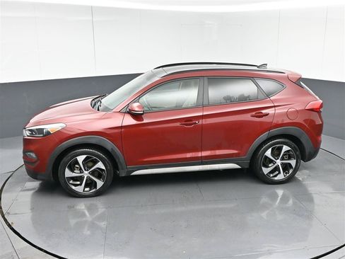 Used 2018 Hyundai Tucson Value w/ Cargo Package FWD image 28