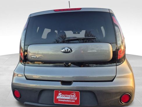 Used 2017 Kia Soul w/ Convenience Package image 5