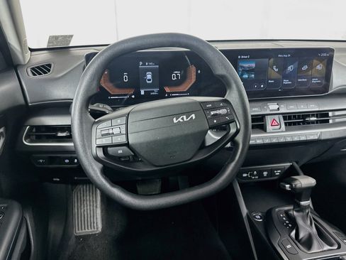 Used 2025 Kia K4 FWD image 18