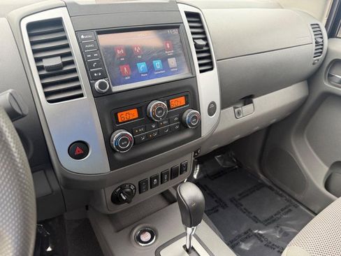 Used 2020 Nissan Frontier SV image 25