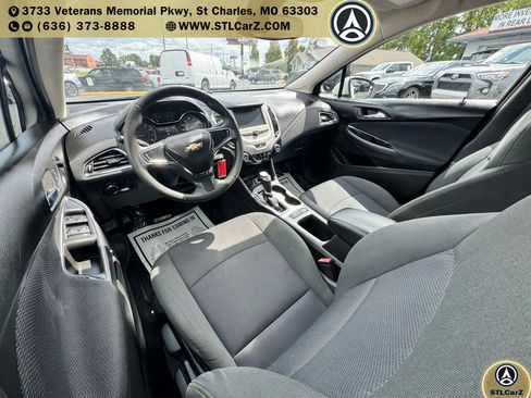 Used 2017 Chevrolet Cruze LS image 10