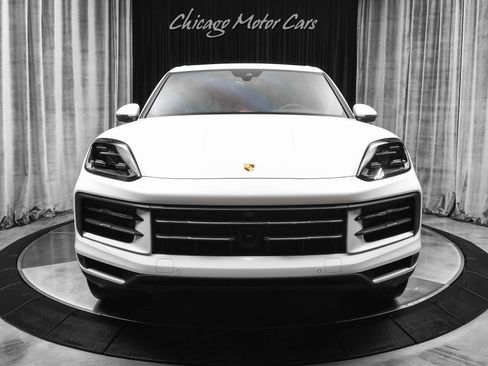 Used 2025 Porsche Cayenne image 7
