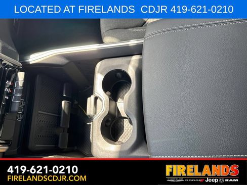 New 2026 RAM 1500 4x4 Crew Cab image 23