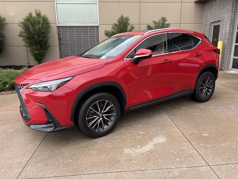 Used 2024 Lexus NX 250 FWD image 5