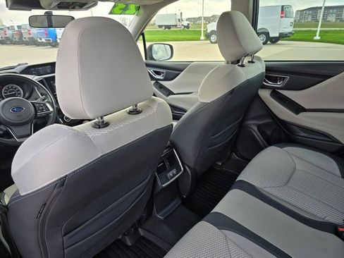 Used 2023 Subaru Forester Premium AWD/4WD image 27