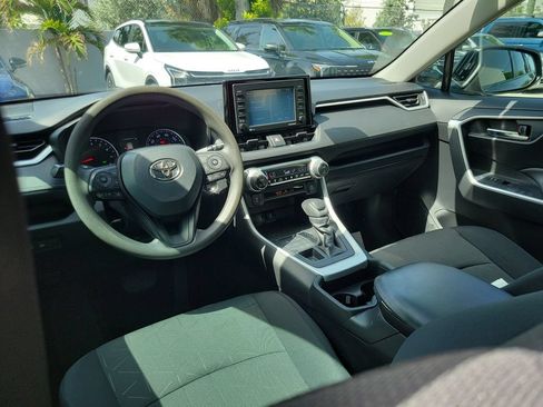 Used 2021 Toyota RAV4 XLE AWD/4WD image 12