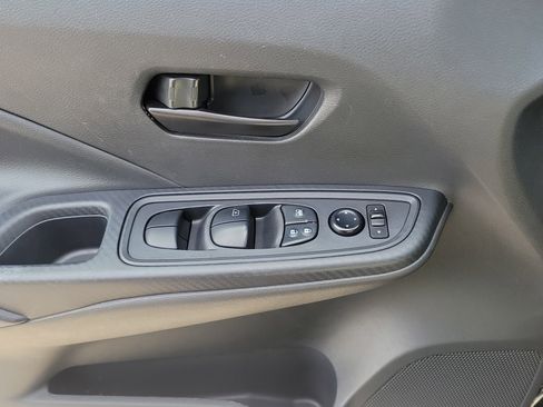 Used 2023 Nissan Versa S w/ Trunk Package image 27