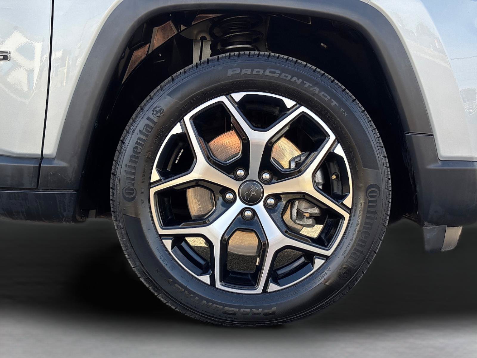Used 2025 Jeep Compass Limited AWD/4WD image 11
