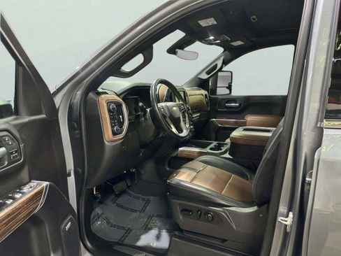 Used 2021 Chevrolet Silverado 1500 High Country w/ Technology Package image 16