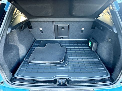 Used 2025 Volvo XC40 B5 Ultra w/ Protection Package Premier image 16