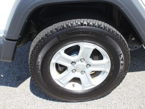 Used 2019 Jeep Wrangler Unlimited Sport S AWD/4WD image 33