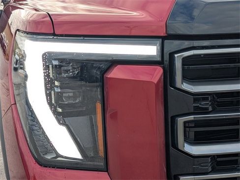 Used 2024 GMC Sierra 2500 AT4 w/ AT4 Preferred Package image 9