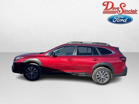 Used 2025 Subaru Outback Premium image 10