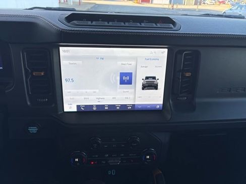 Used 2024 Ford Bronco Badlands image 12