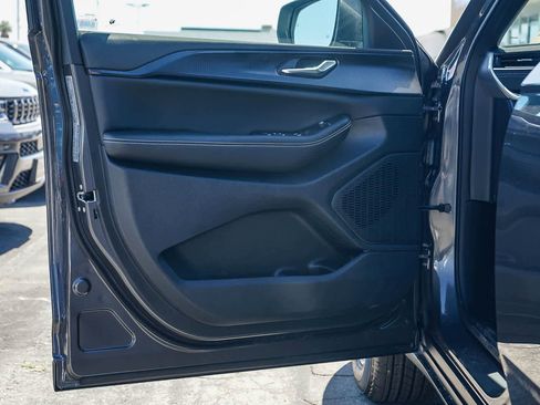 New 2026 Jeep Grand Cherokee Laredo image 18