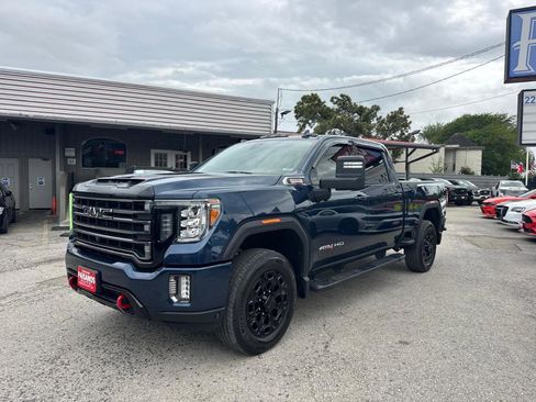 Used 2020 GMC Sierra 2500 AT4 w/ AT4 Premium Package image 2
