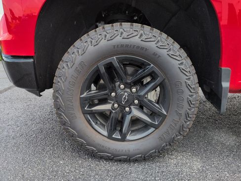 Used 2025 Chevrolet Silverado 1500 Custom Trail Boss AWD/4WD image 33