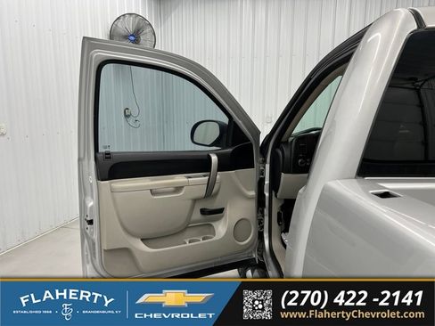 Used 2010 Chevrolet Silverado 1500 LT AWD/4WD image 8