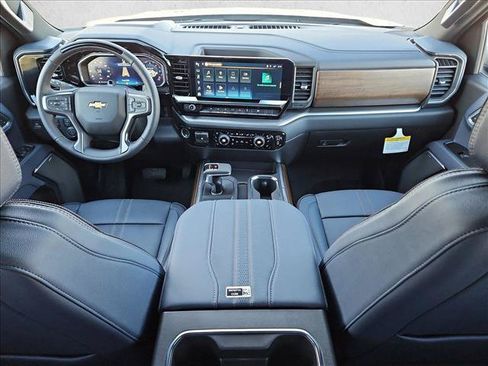 New 2026 Chevrolet Silverado 1500 High Country AWD/4WD image 15