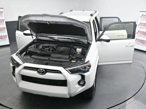 Used 2024 Toyota 4Runner SR5 image 40