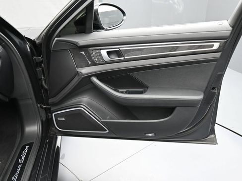 Certified 2023 Porsche Panamera 4 Platinum Edition image 29